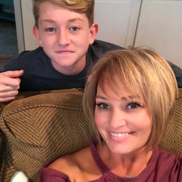 Hi I’m Joy and I’m obsessed with recycled fashion! - Picture 2 of 5